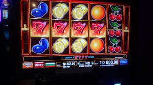 Ilustrasi pengguna yang bermain dengan aman dan bertanggung jawab menggunakan platform sports dan casino